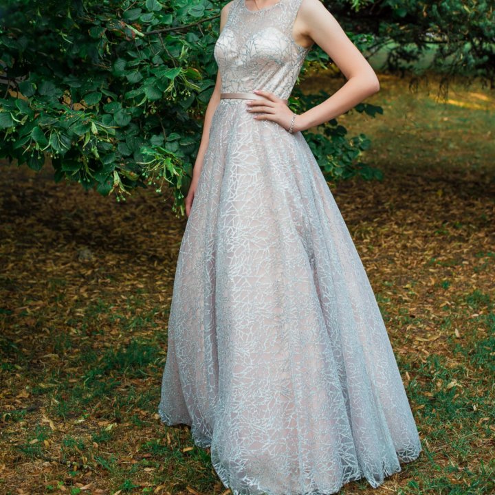 Вечернее платье