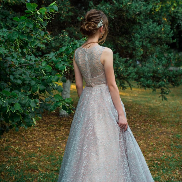 Вечернее платье