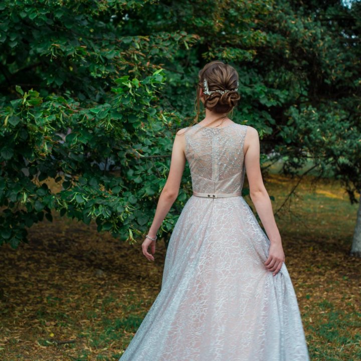 Вечернее платье