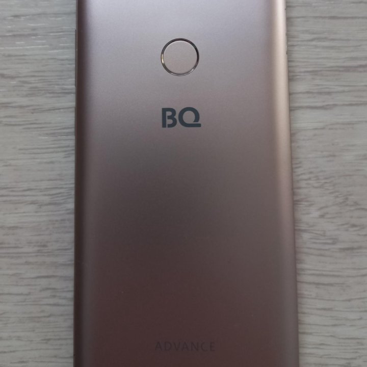 Продам телефон BQ5500l