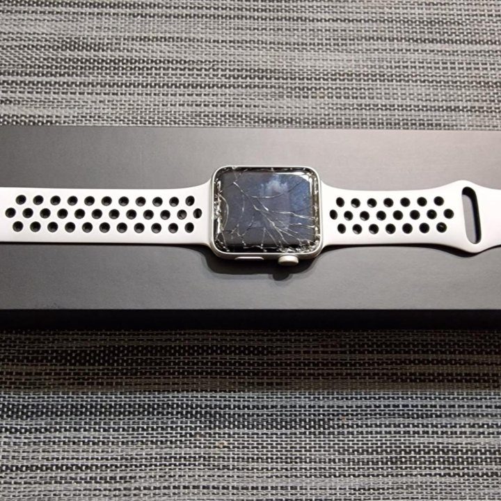 Apple Watch Series 3 Nike Edition 42 mm