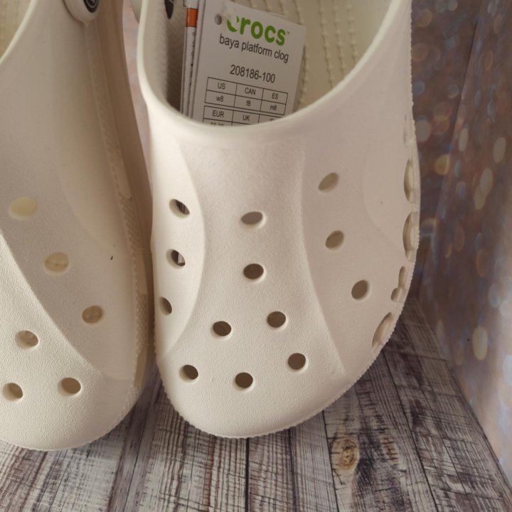 Crocs платформа артикул 208186 белые