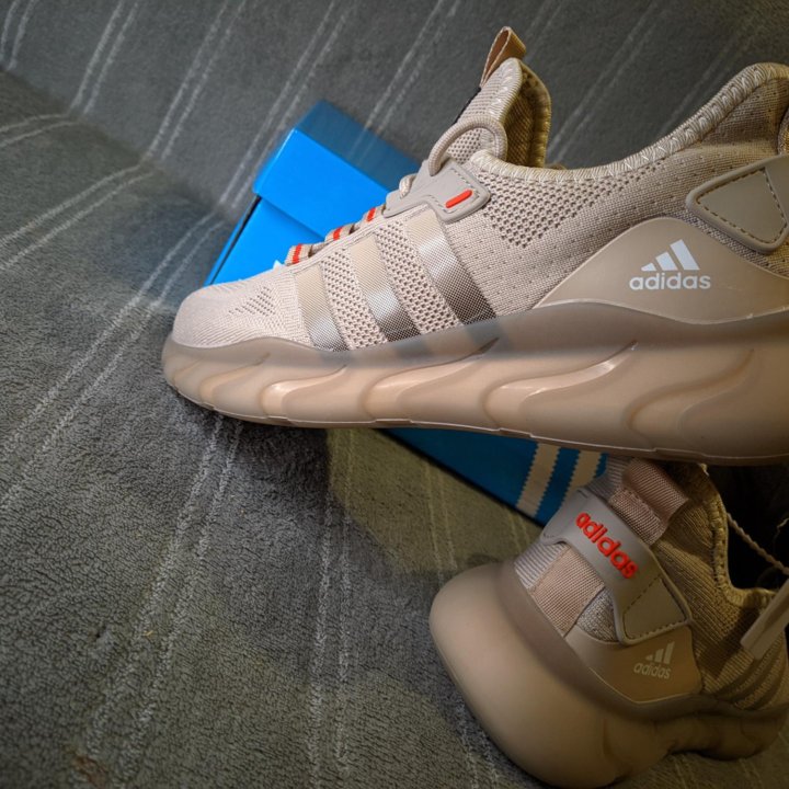 Кроссовки Adidas