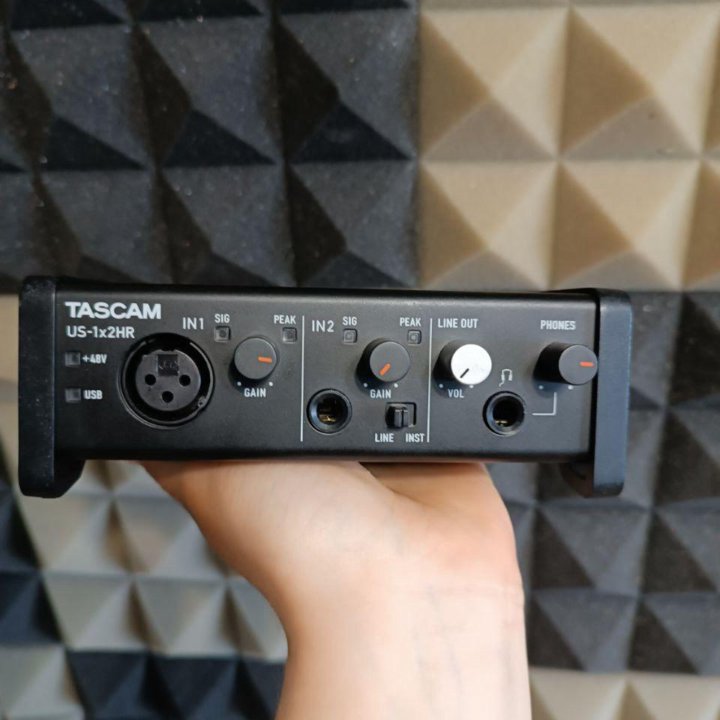 Внешняя звуковая карта Tascam US-1x2HR usb