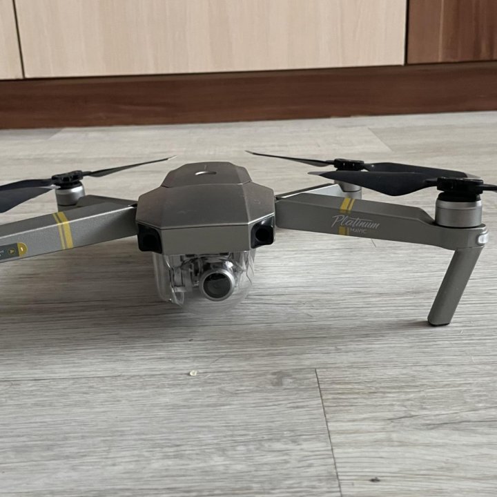 Продам хороший коптер gji mavic pro platinum