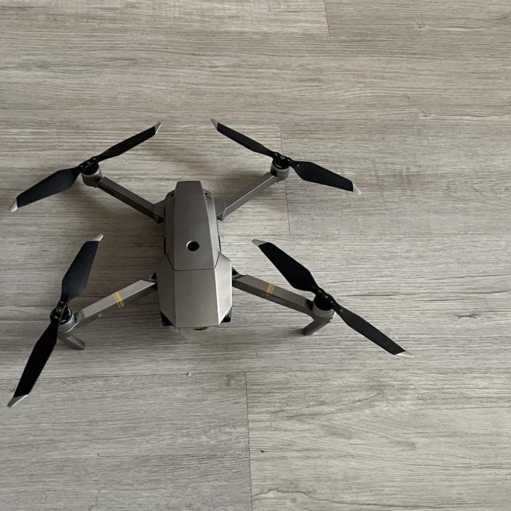 Продам хороший коптер gji mavic pro platinum