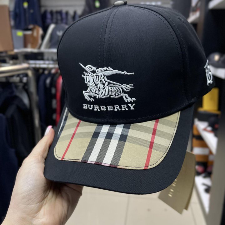 Кепки Burberry