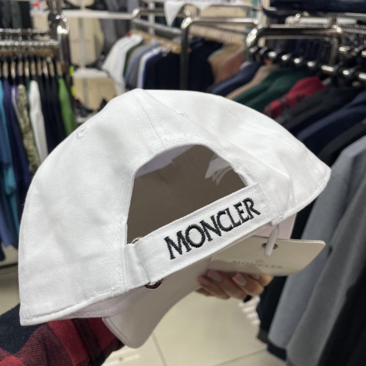 Бейсболки Moncler