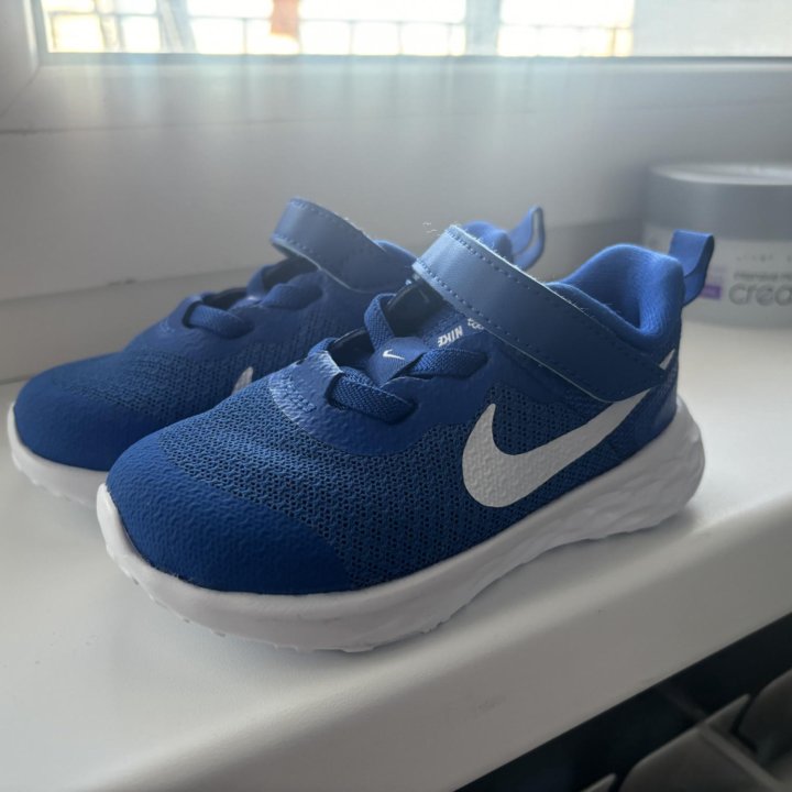 Кроссовки Nike Revolution 6 Sneaker