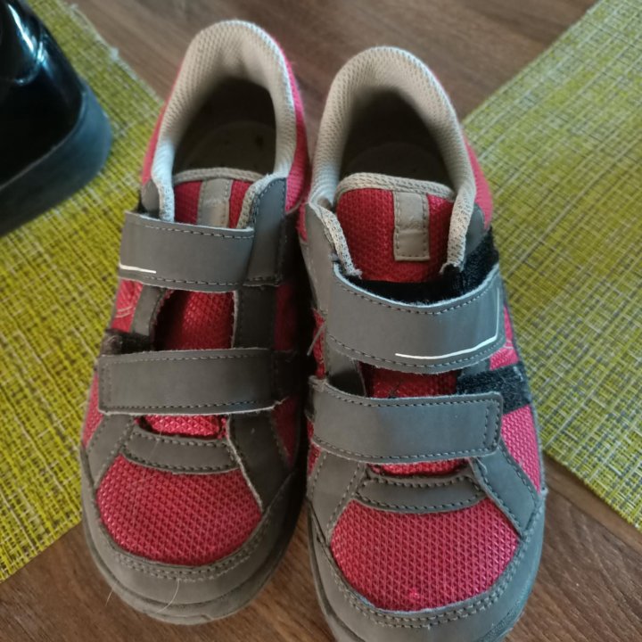 Отдам кроссовки