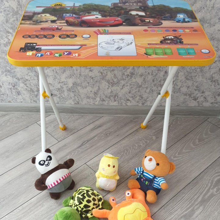 Детский столик+игрушки