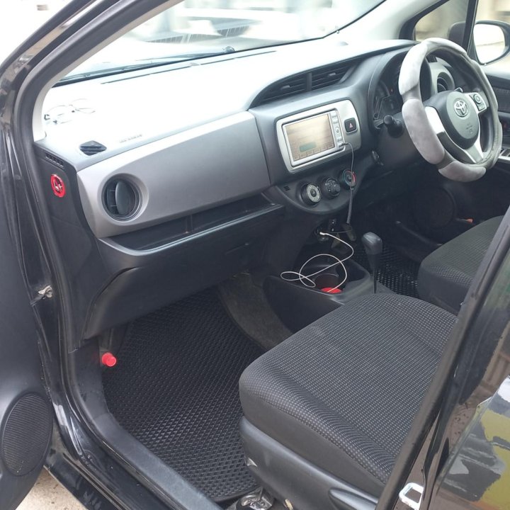 Toyota Vitz, 2014