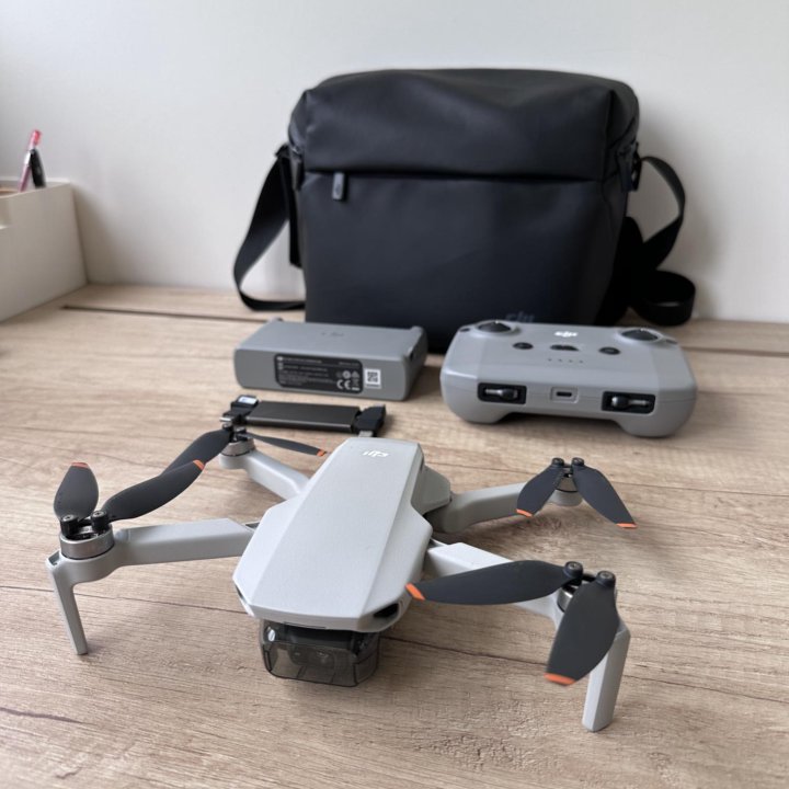 Продам дрон dji mini 2