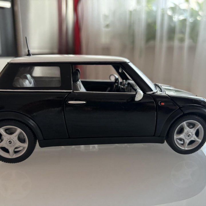 Модель mini Cooper, 1:18