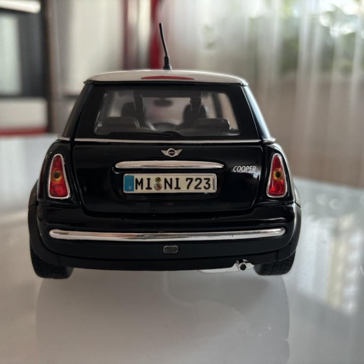 Модель mini Cooper, 1:18