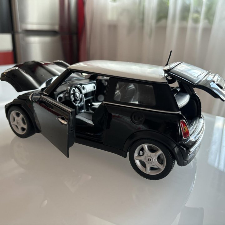 Модель mini Cooper, 1:18