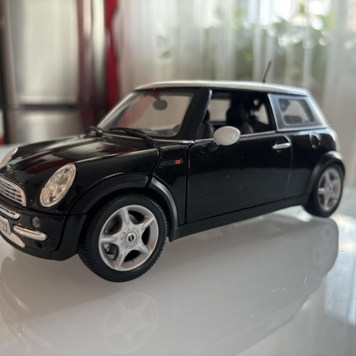 Модель mini Cooper, 1:18