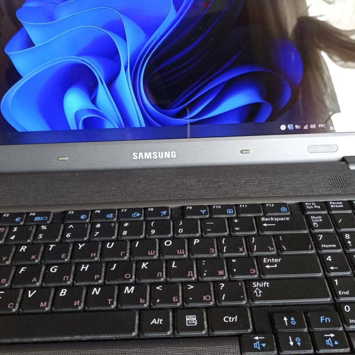 Samsung r528