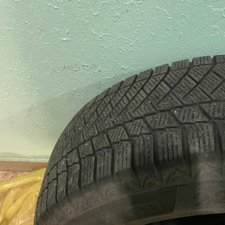 Зимняя резина Continental 225/65 R17