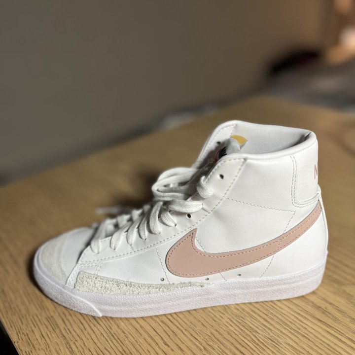 Кеды женские Nike Blazer Mid ’77