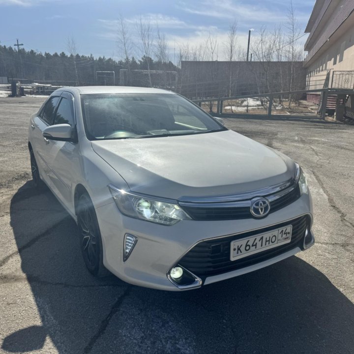 Toyota Camry, 2015