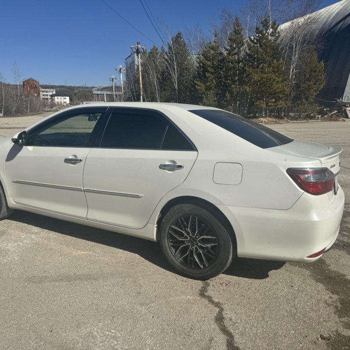 Toyota Camry, 2015