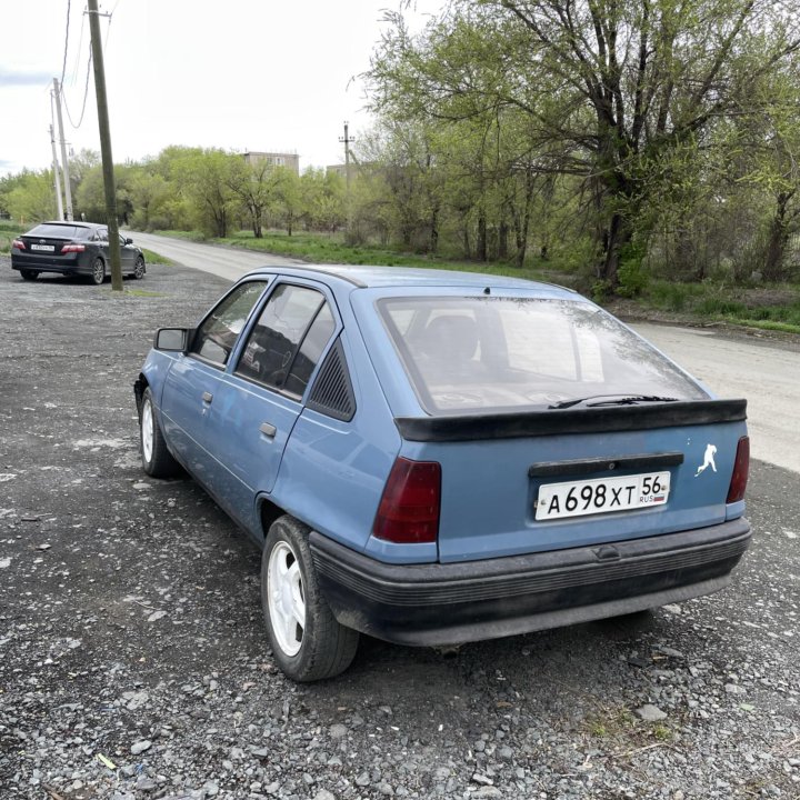 Opel Kadett, 1984