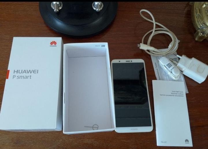 Телефон HUAWEI P Smart 3/32 ГБ