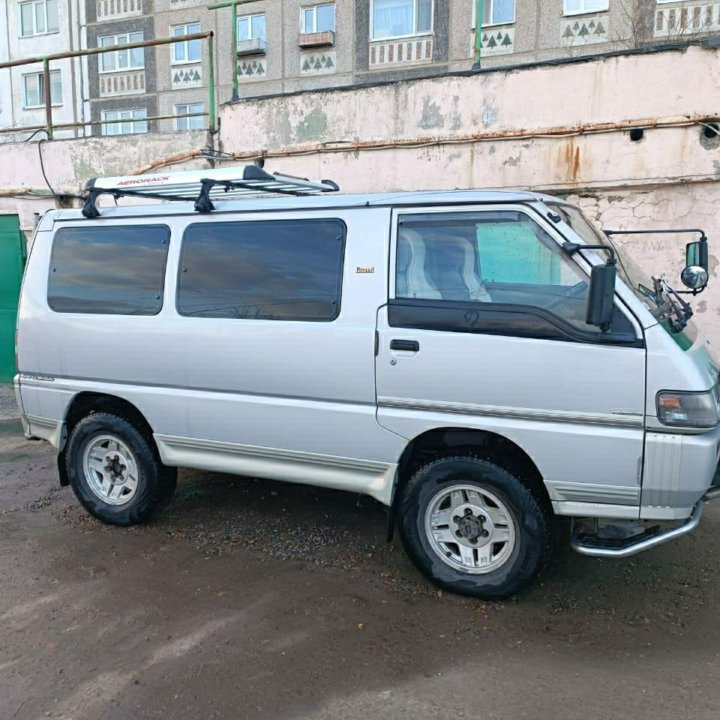 Mitsubishi Delica, 1996