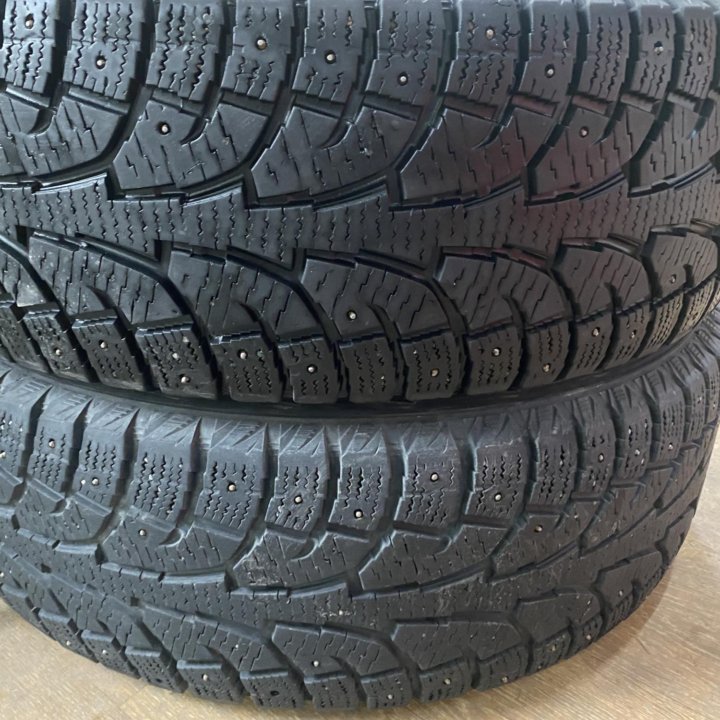 235/65/17 зима шипы Hankook