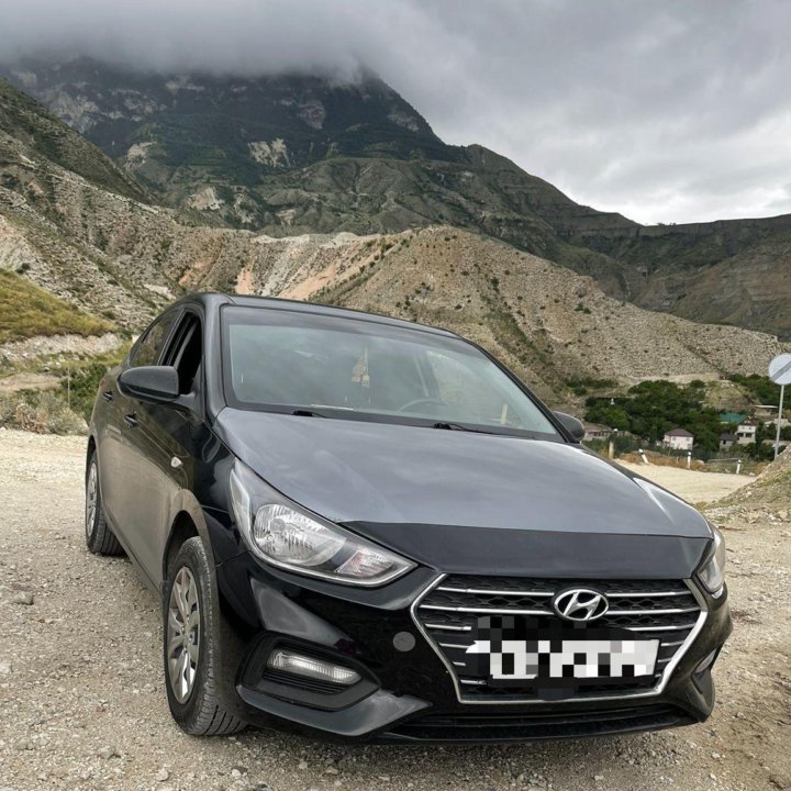 Продам серый капот Hyundai Solaris 2