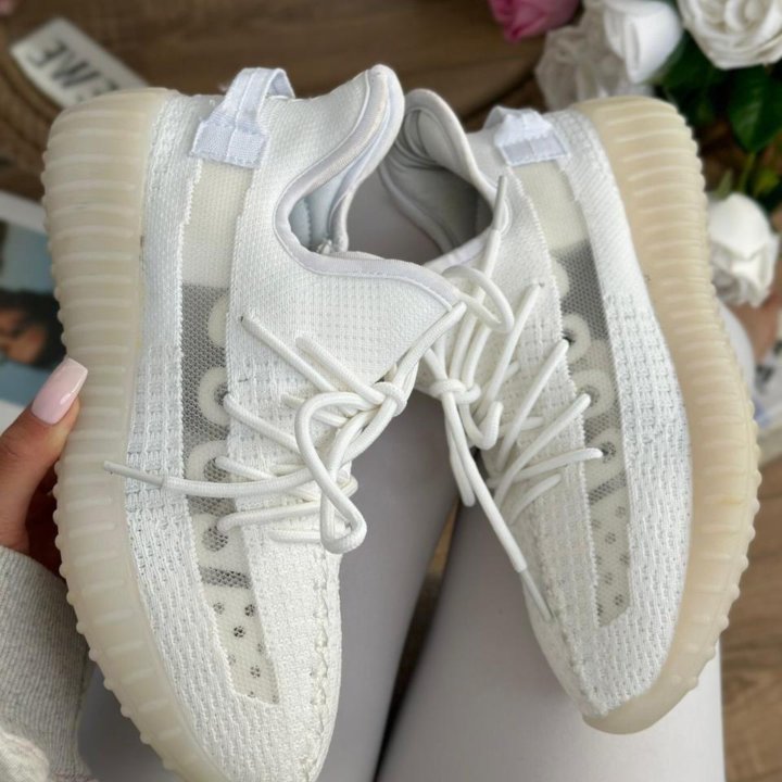 Кроссовки Adidas Yeezy Boost 350 V2