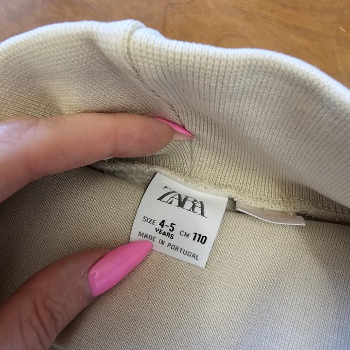 Zara толстовки, 4-5 лет. Цена за всё