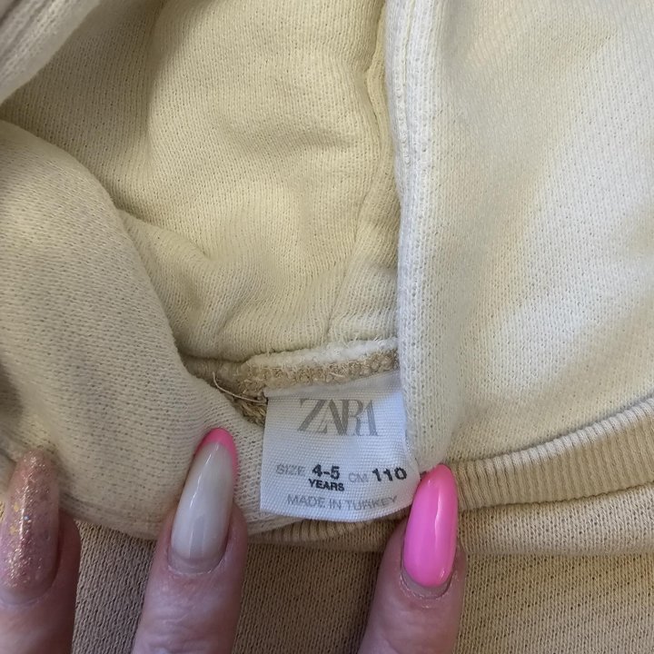 Zara толстовки, 4-5 лет. Цена за всё