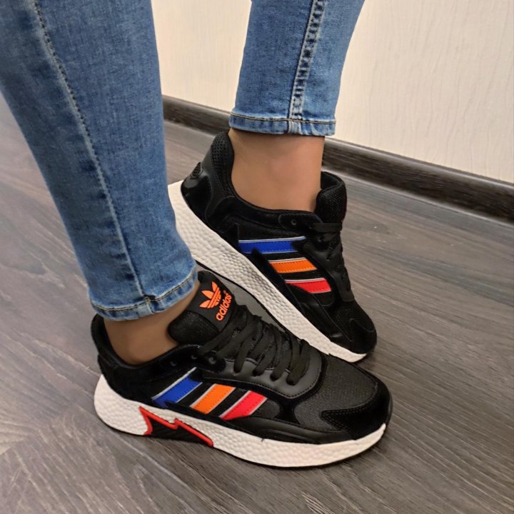 Кроссовки Adidas 36, 38