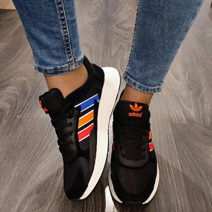 Кроссовки Adidas 36, 38