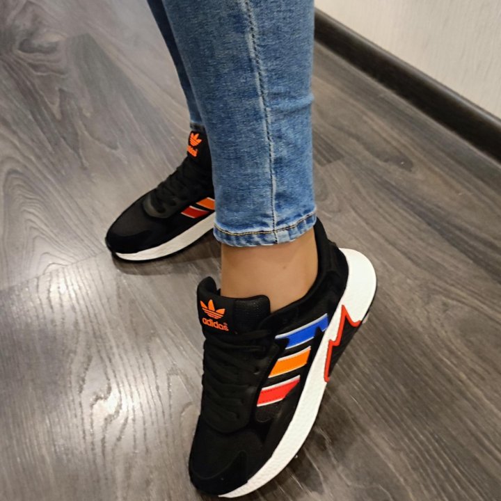 Кроссовки Adidas 36, 38