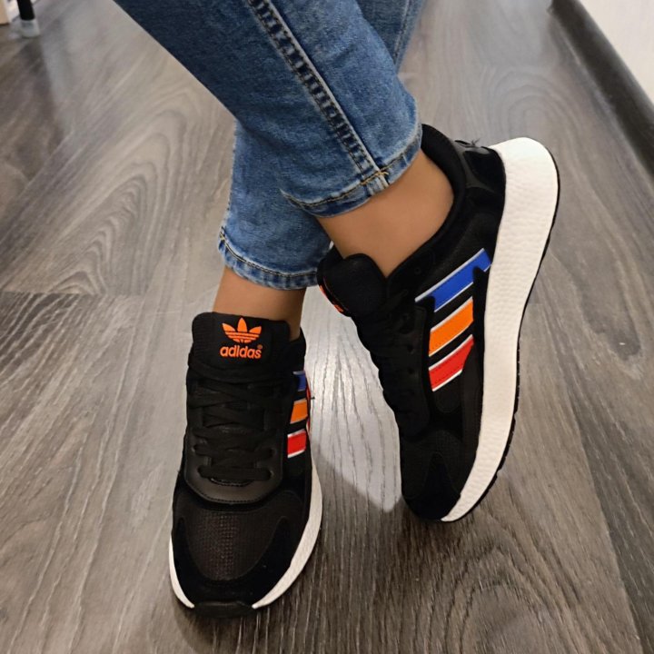 Кроссовки Adidas 36, 38