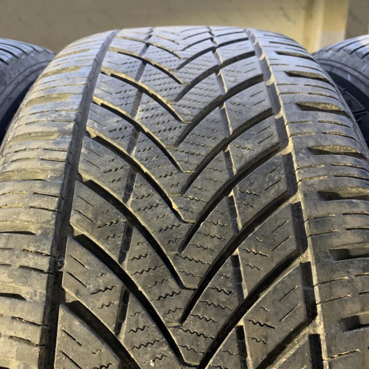 Шины летние 235/55 r19