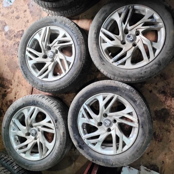 Комплект летних колеc 215/55 R16 Michelin