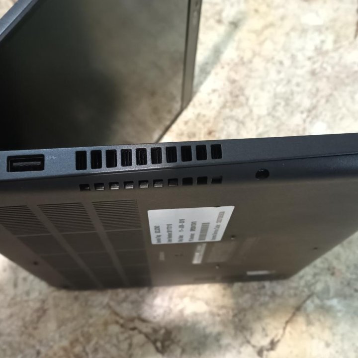 Ультрабук Dell Latitude 5400