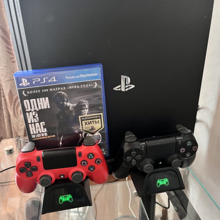 PlayStation 4 Pro+2 геймпада+подставка+игра