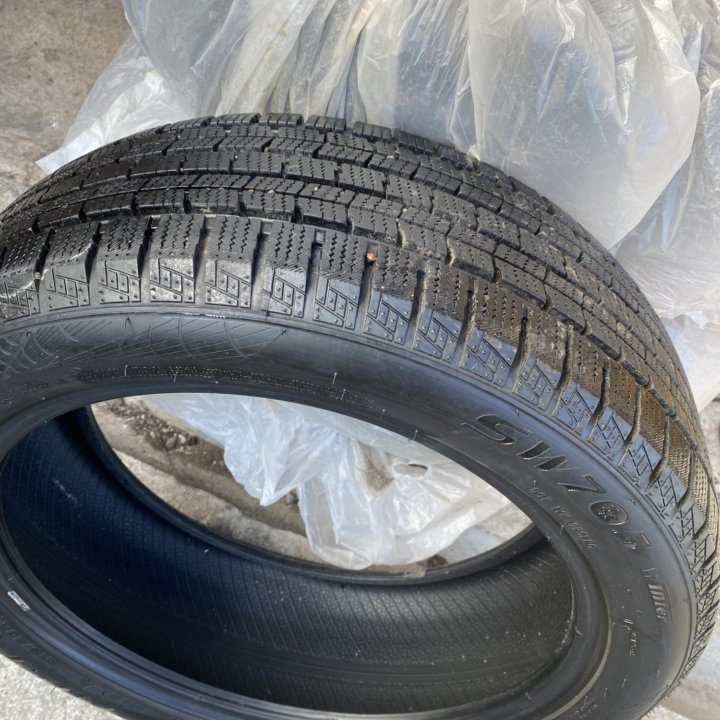 STREAMSTONE 215/50 r18