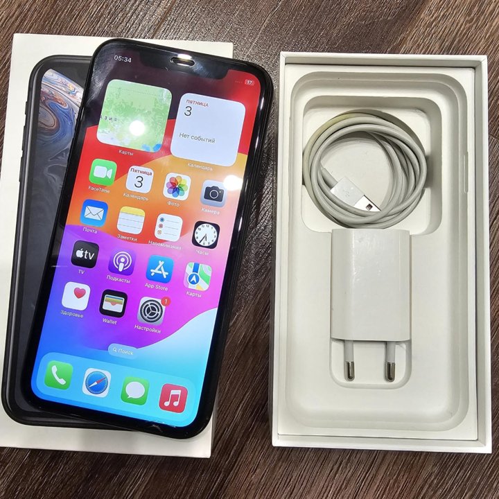 Apple iPhone Xr 64gb. Полный комплект.