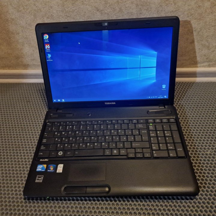 Ноутбук Toshiba i3/8/500