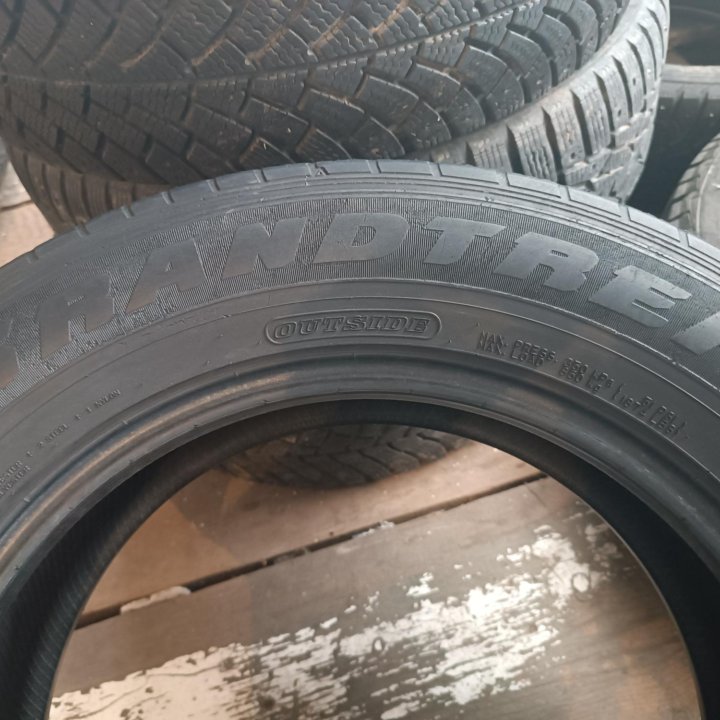 Шины Dunlop D (225/65-17) 4-e шт.