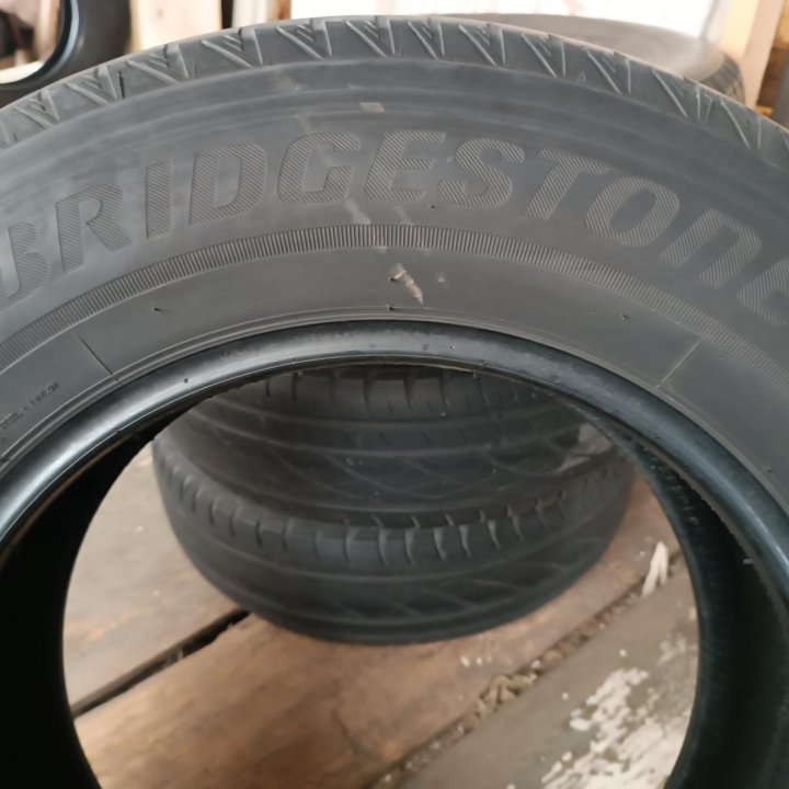 Шины Bridgestone S (215/70-16) 2-e шт.