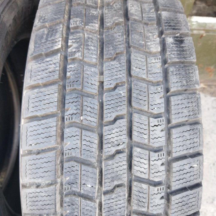 Шины всесезоны 215/60/16 Goodyear