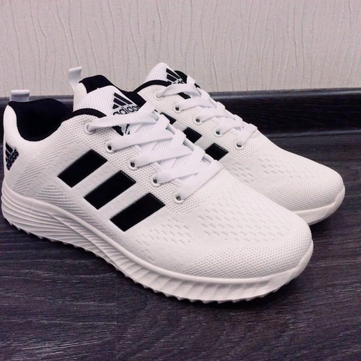 Кроссовки Adidas 44