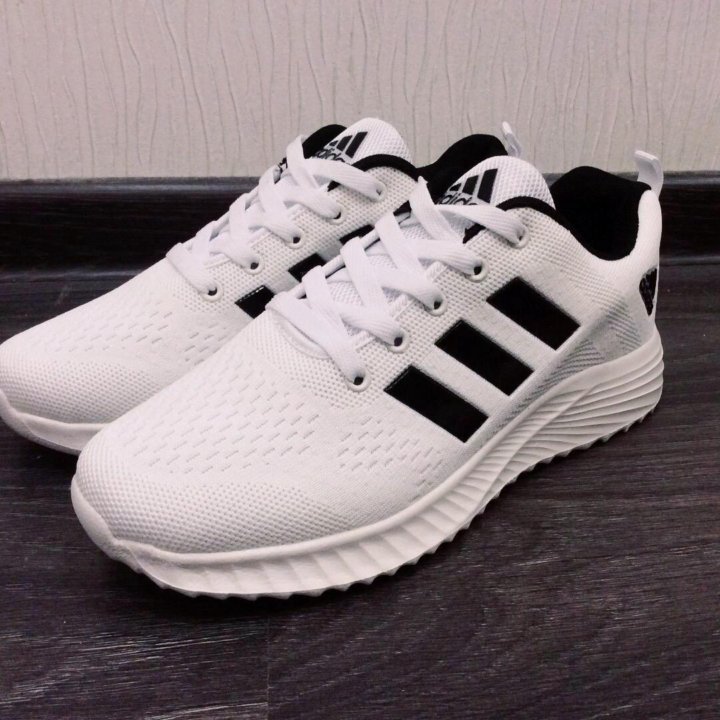 Кроссовки Adidas 44